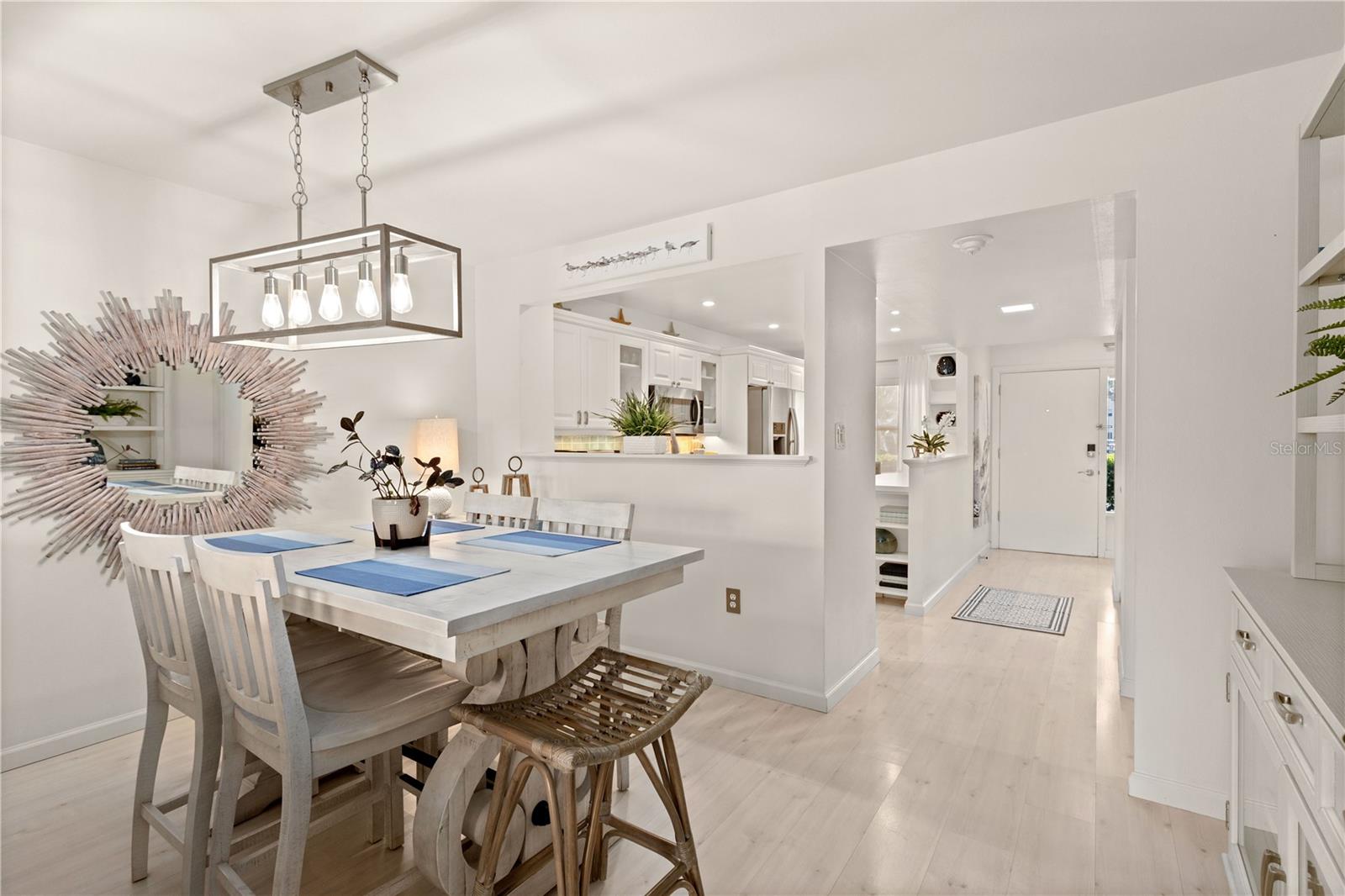 Image 15 of 44 For 8630 Midnight Pass Road 103a