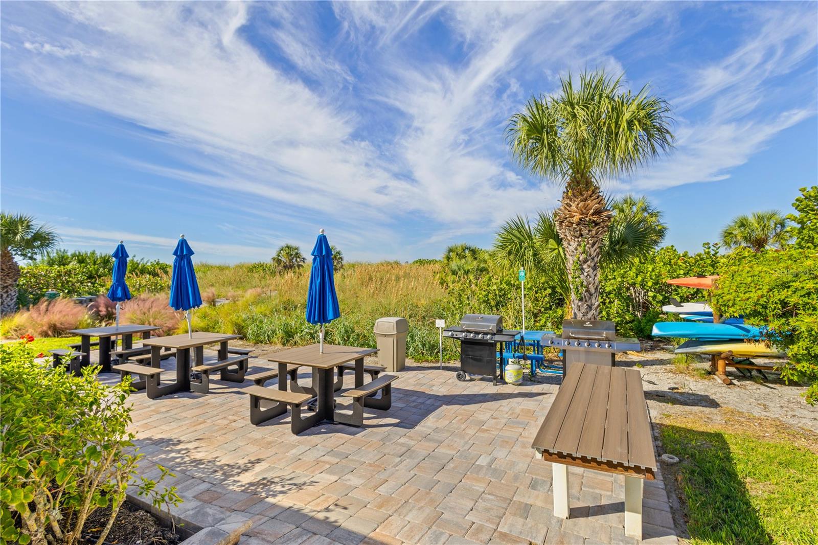 Image 23 of 44 For 8630 Midnight Pass Road 103a