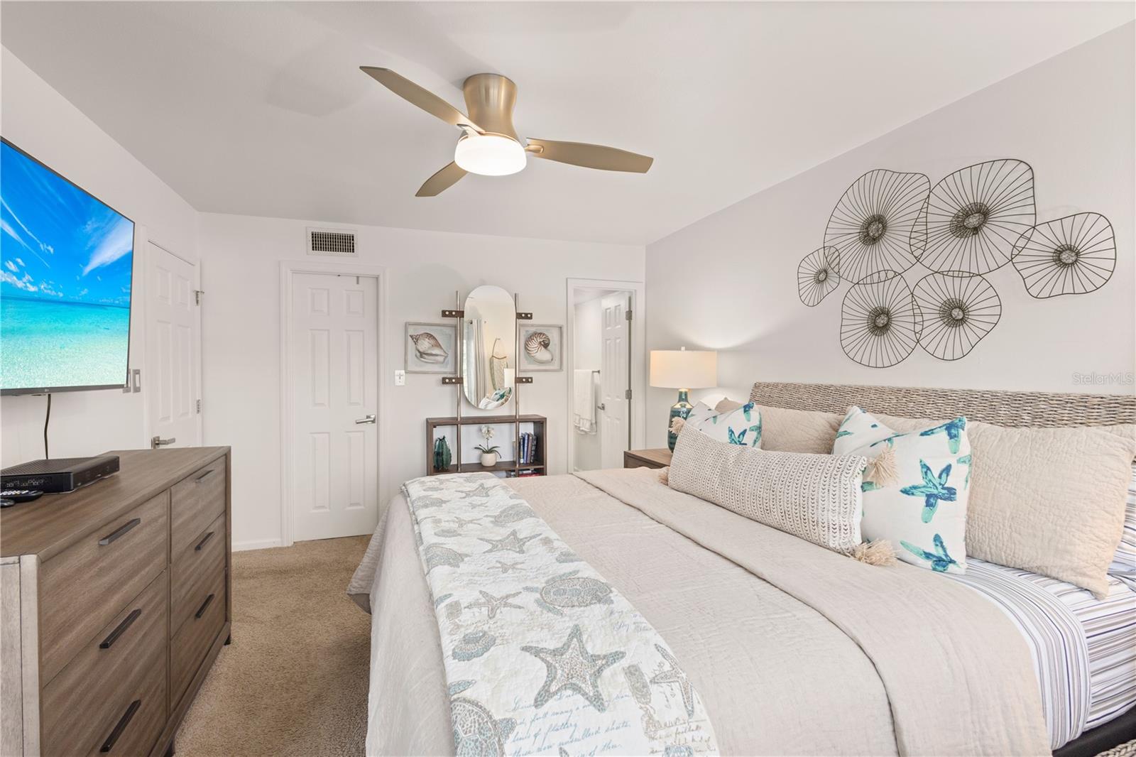 Image 3 of 44 For 8630 Midnight Pass Road 103a