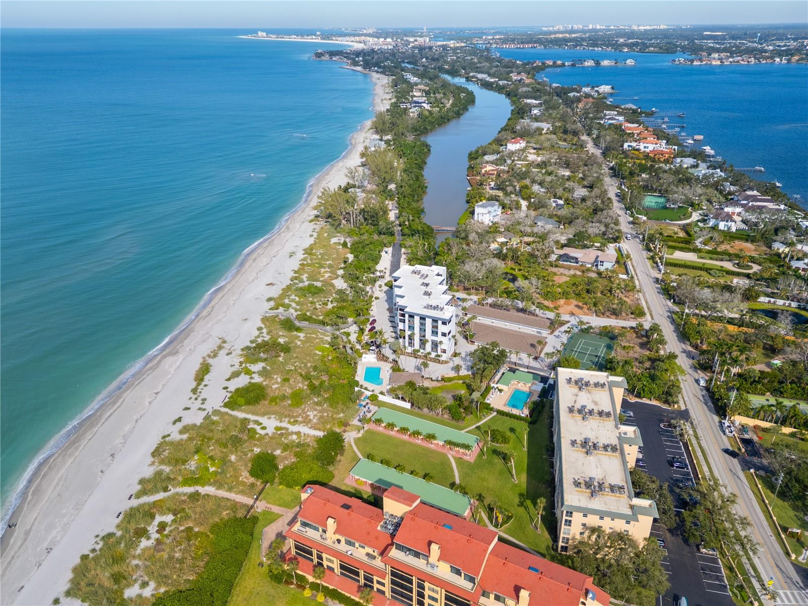 Image 34 of 44 For 8630 Midnight Pass Road 103a