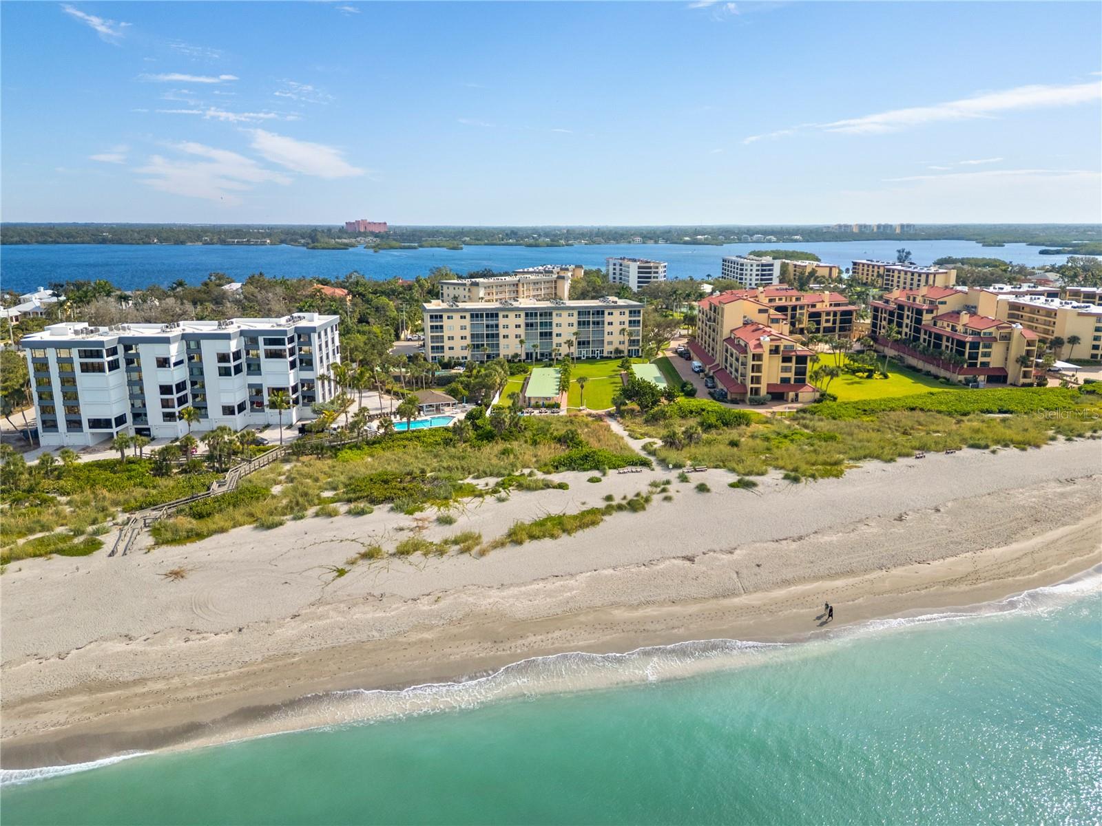 Image 38 of 44 For 8630 Midnight Pass Road 103a