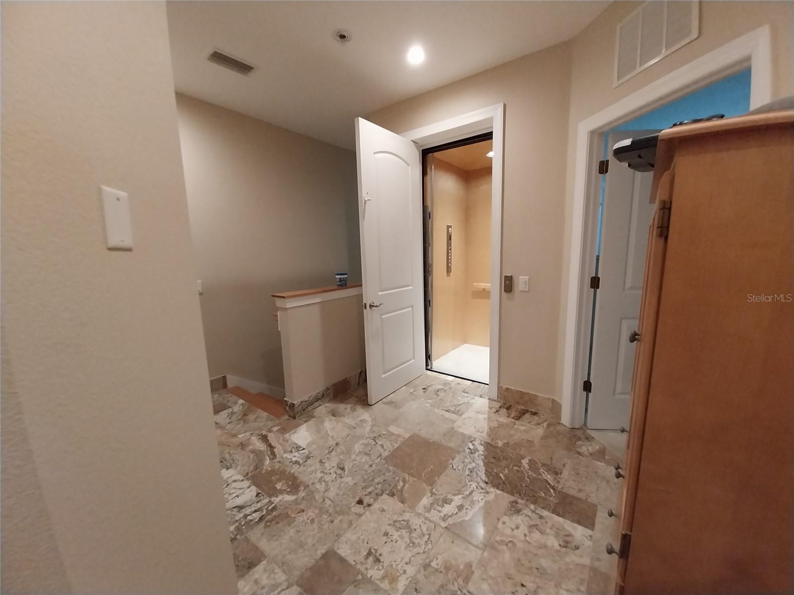 Image 10 of 19 For 1340 Bayshore Boulevard 411