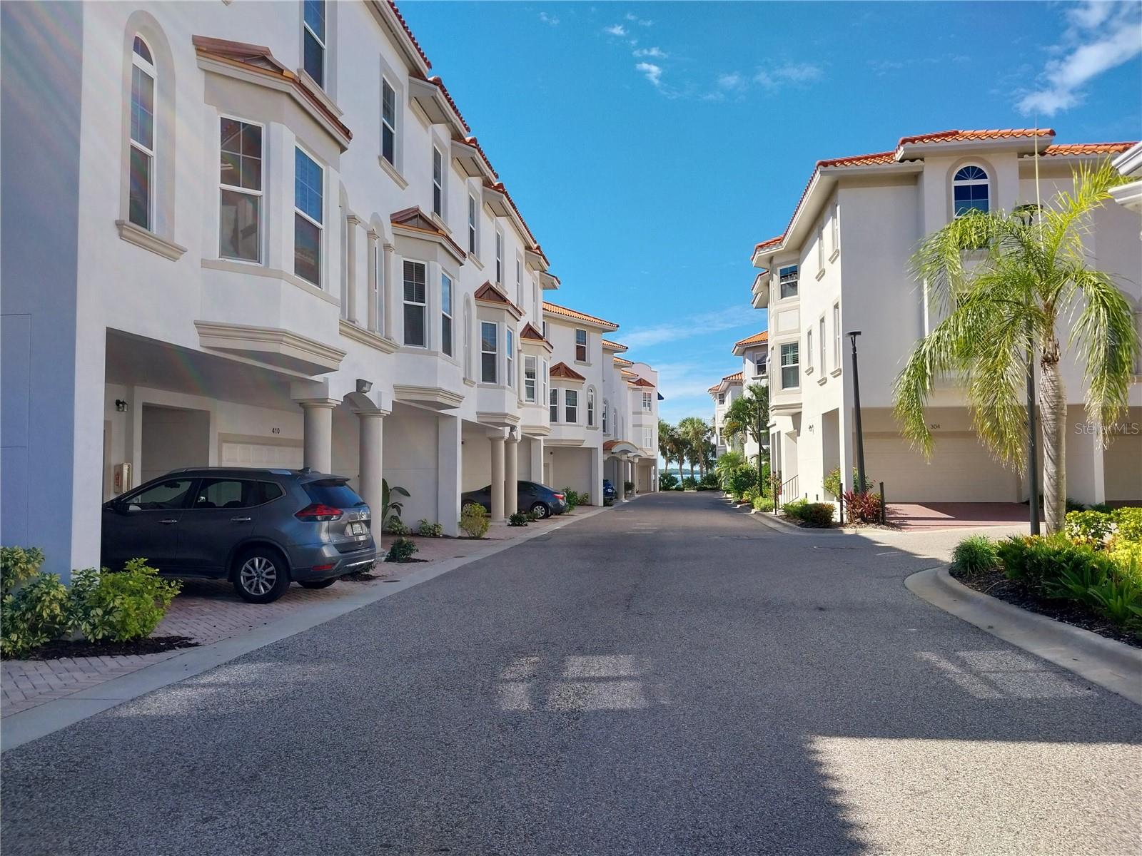 Image 7 of 19 For 1340 Bayshore Boulevard 411