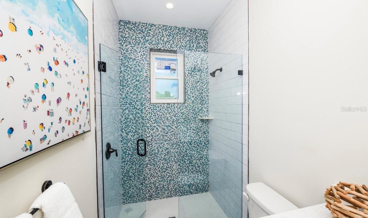 Image 23 of 54 For 401 20th Place