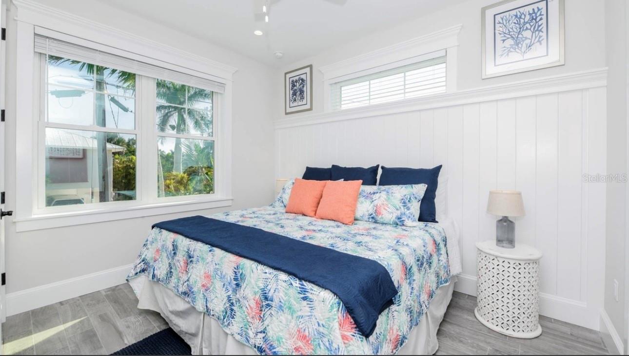 Image 29 of 54 For 401 20th Place