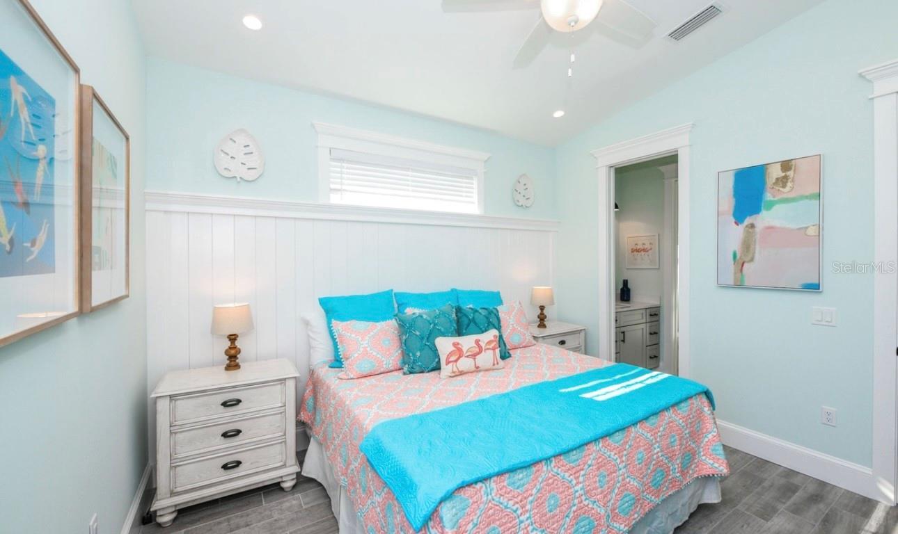 Image 42 of 54 For 401 20th Place