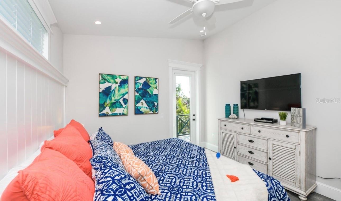 Image 46 of 54 For 401 20th Place