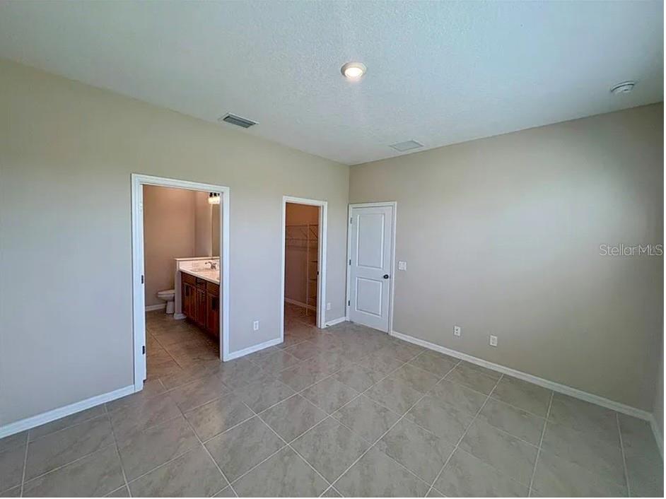 Image 19 of 27 For 16439 Paynes Mill Drive