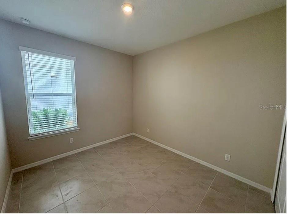 Image 6 of 27 For 16439 Paynes Mill Drive