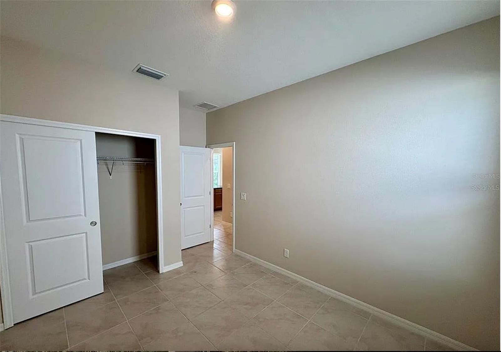 Image 7 of 27 For 16439 Paynes Mill Drive