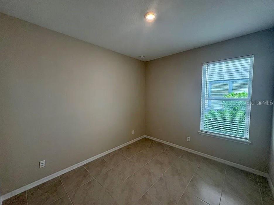 Image 8 of 27 For 16439 Paynes Mill Drive