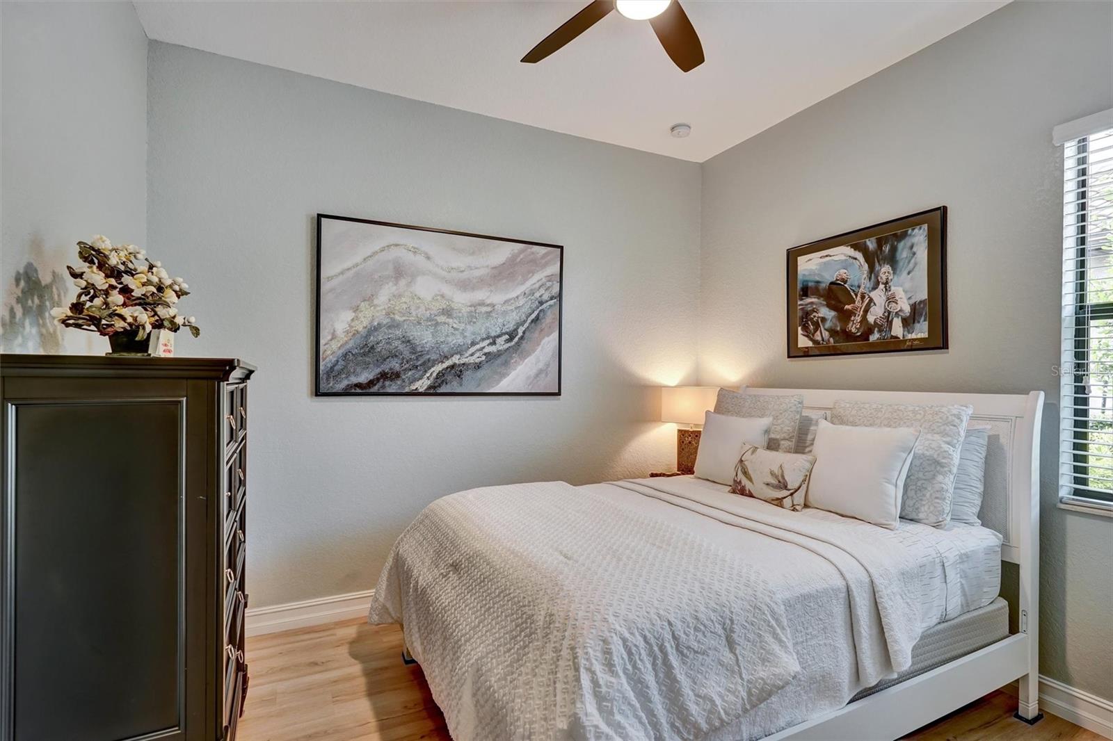 Image 28 of 72 For 610 Moorings Way