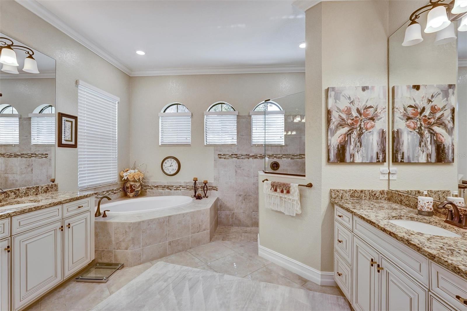 Image 41 of 72 For 610 Moorings Way