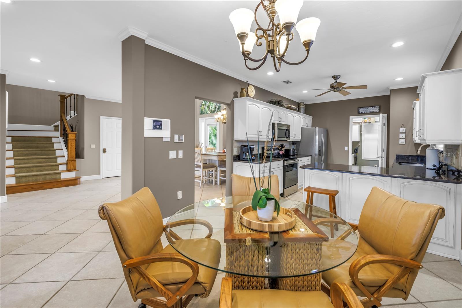 Image 18 of 88 For 513 Venice Lane