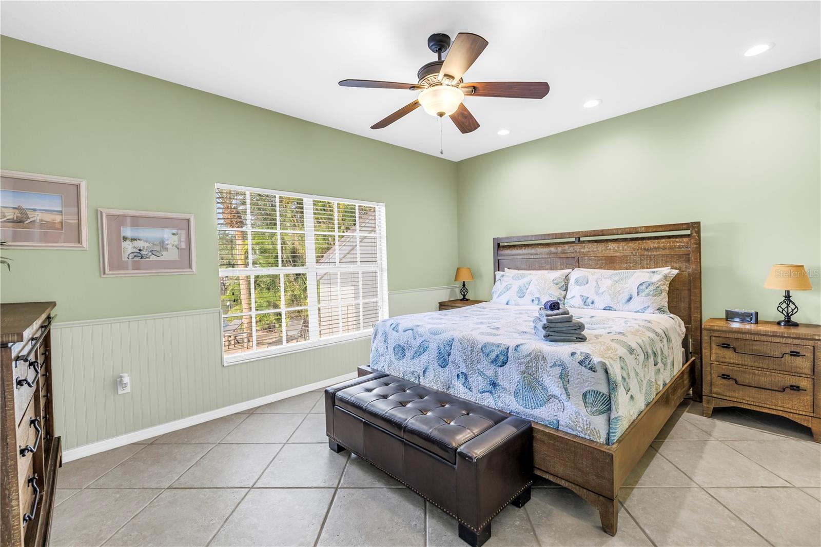 Image 27 of 88 For 513 Venice Lane