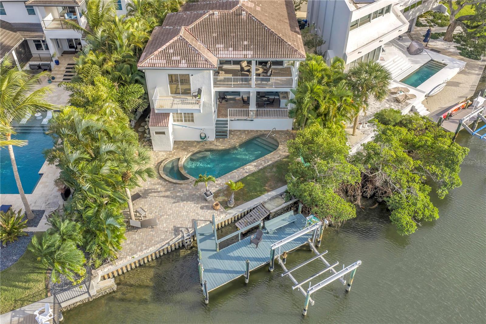 Image 3 of 88 For 513 Venice Lane