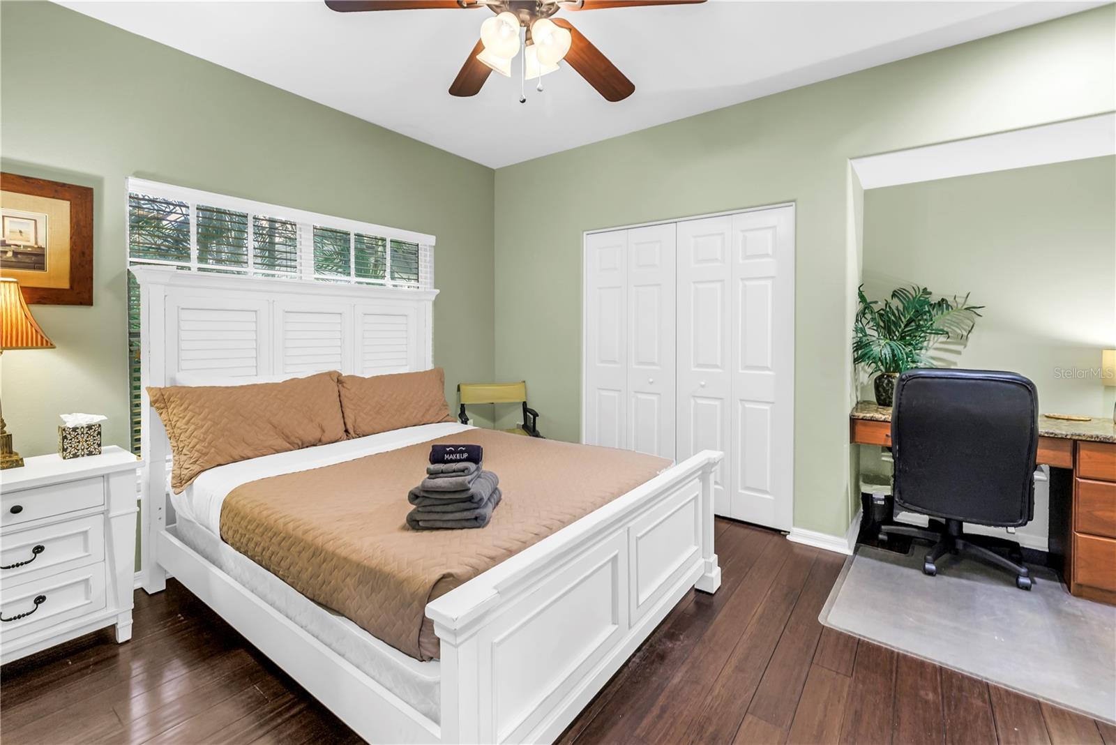 Image 30 of 88 For 513 Venice Lane