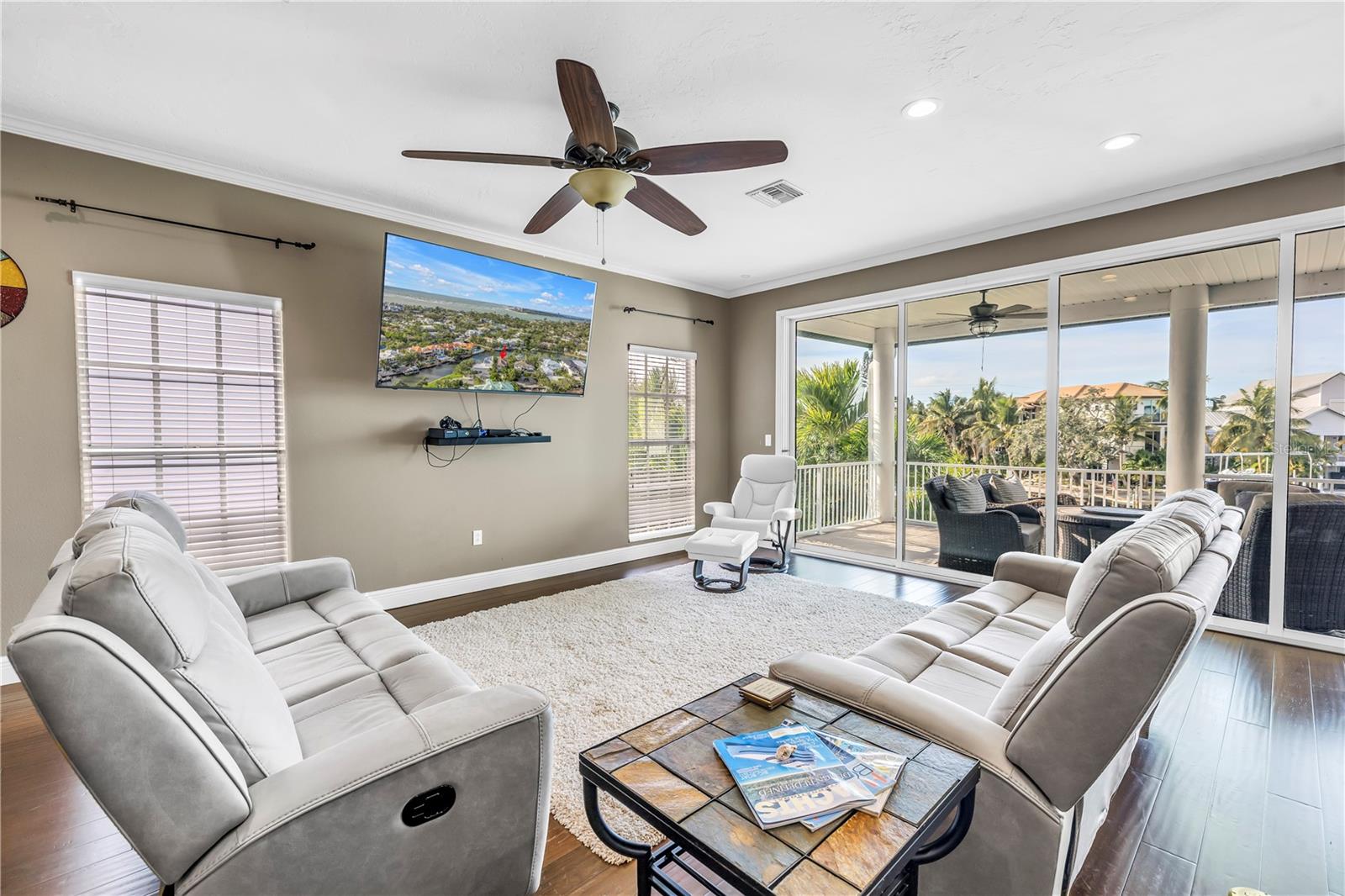 Image 35 of 88 For 513 Venice Lane