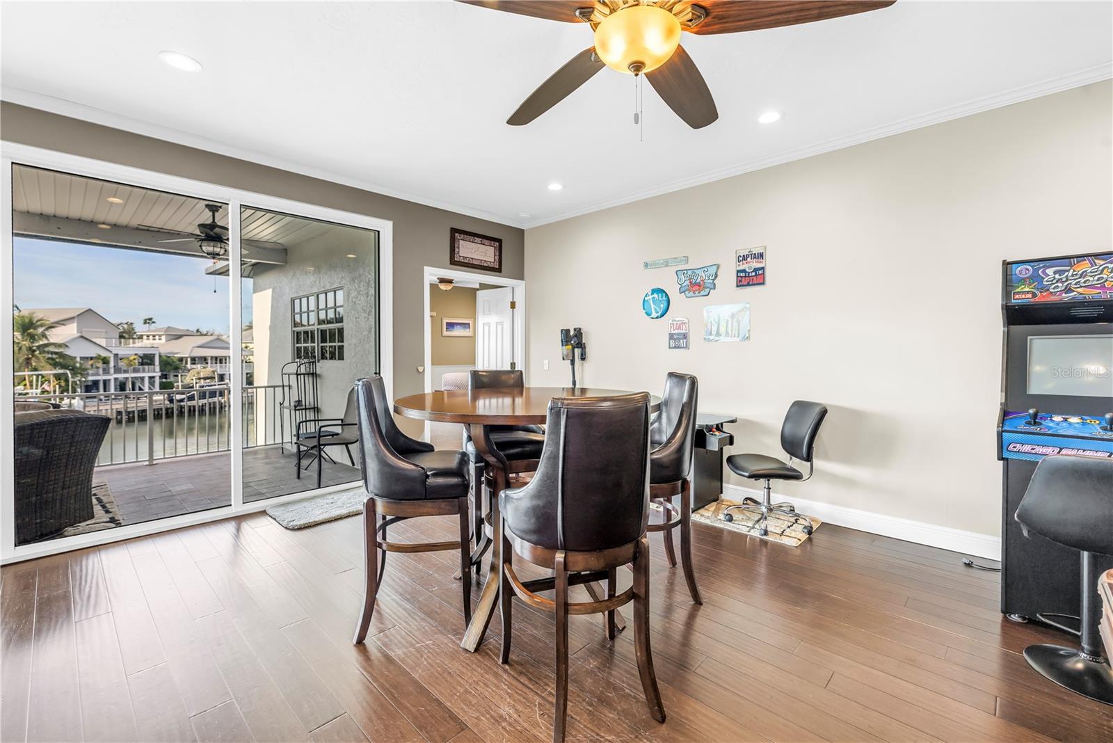 Image 36 of 88 For 513 Venice Lane