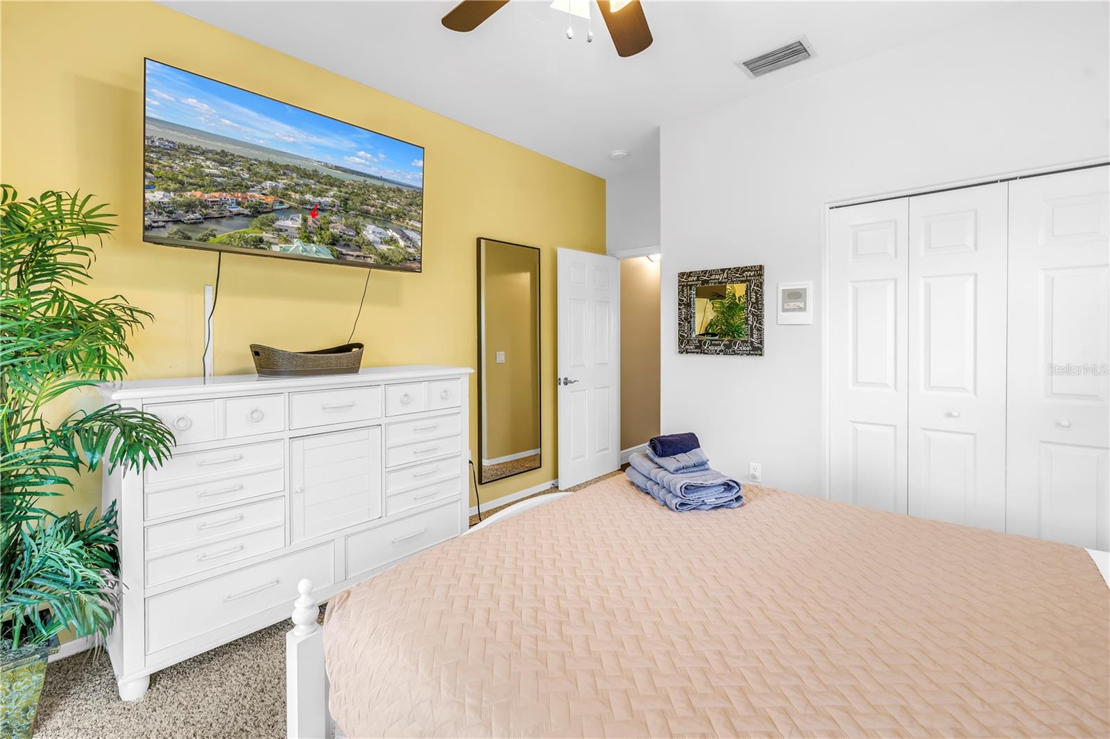 Image 46 of 88 For 513 Venice Lane