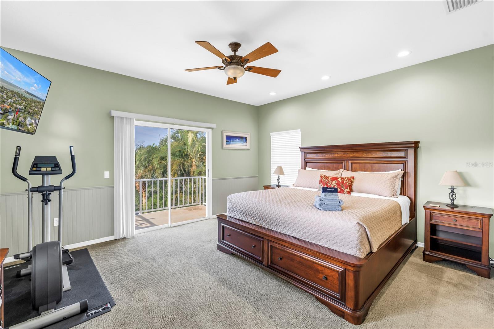 Image 58 of 88 For 513 Venice Lane