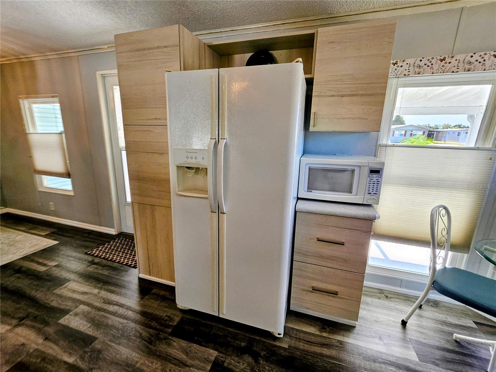 Image 24 of 66 For 305 Oakwood Boulevard E