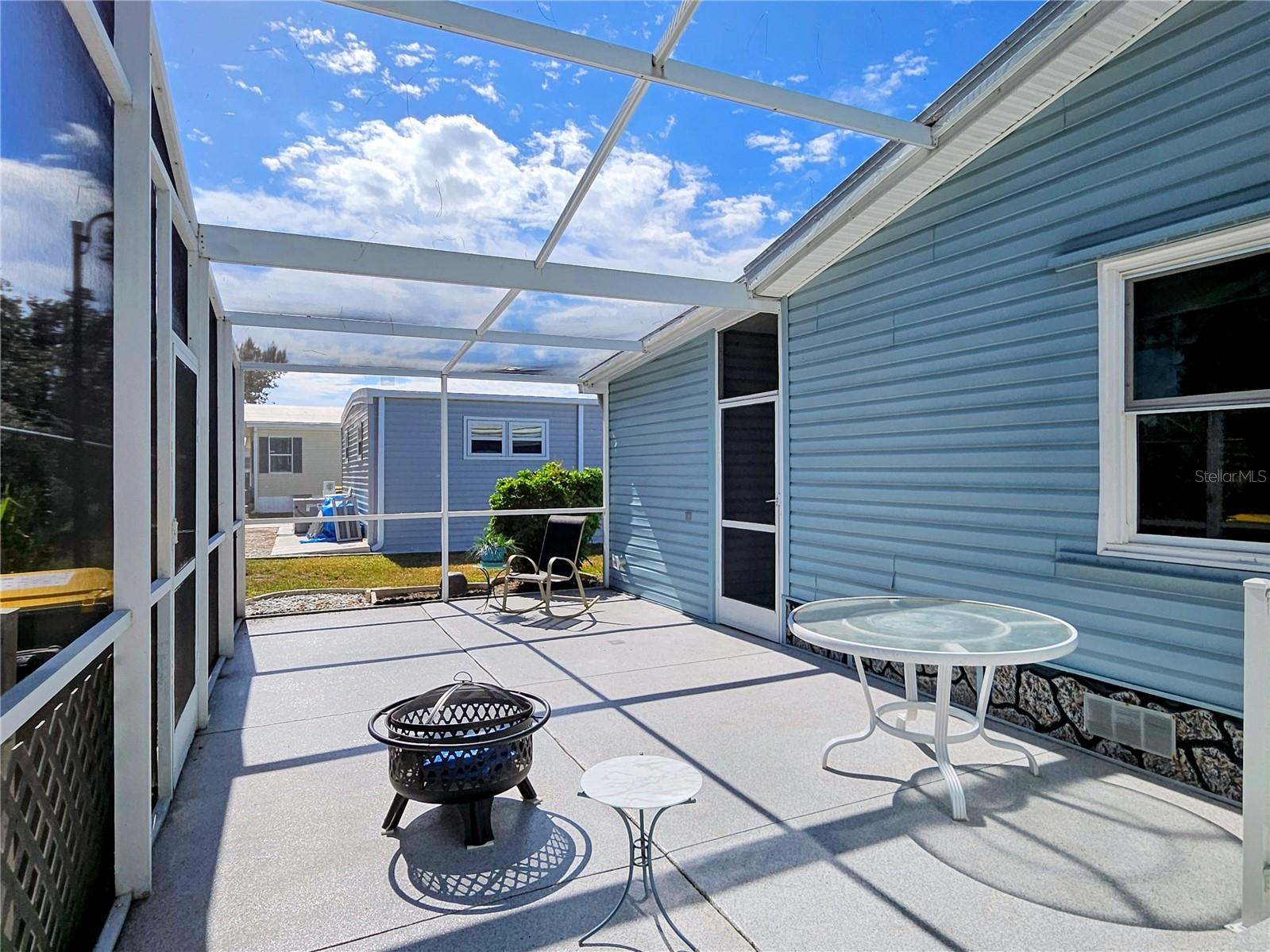 Image 8 of 66 For 305 Oakwood Boulevard E