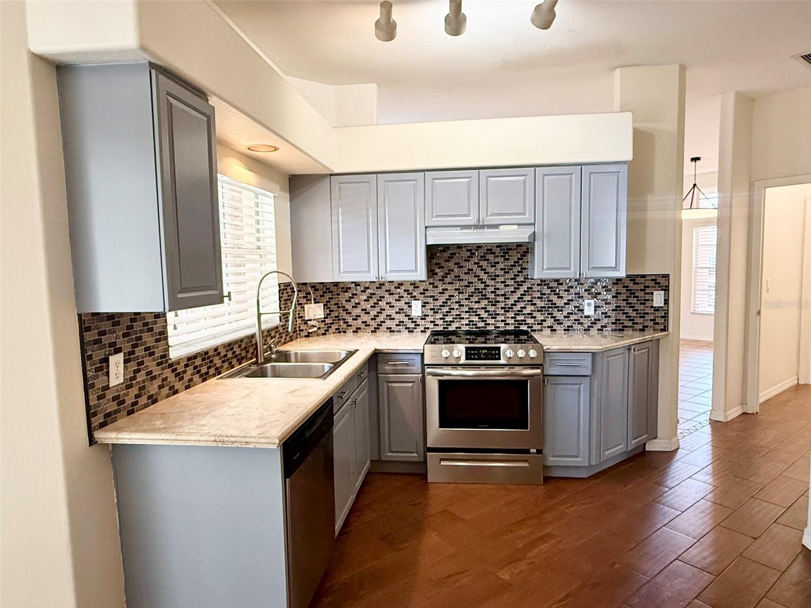 Image 15 of 54 For 7157 42nd Court E