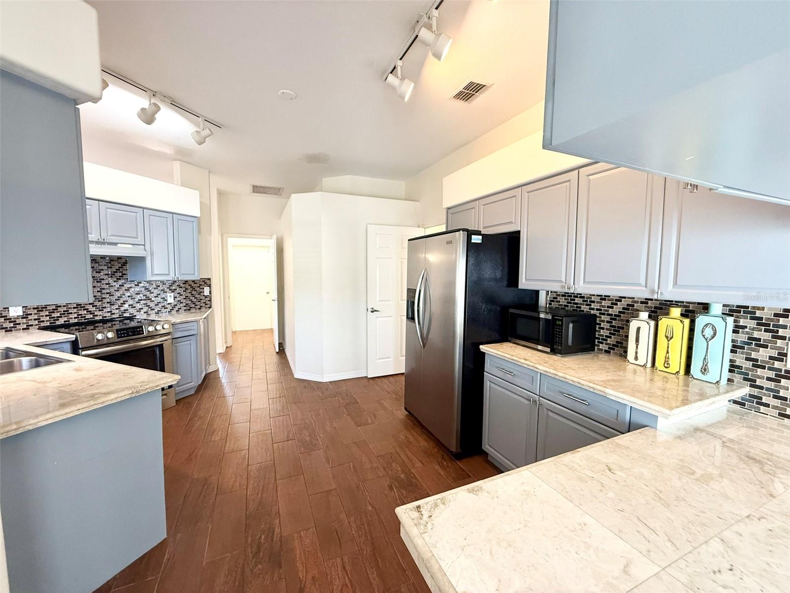 Image 16 of 54 For 7157 42nd Court E