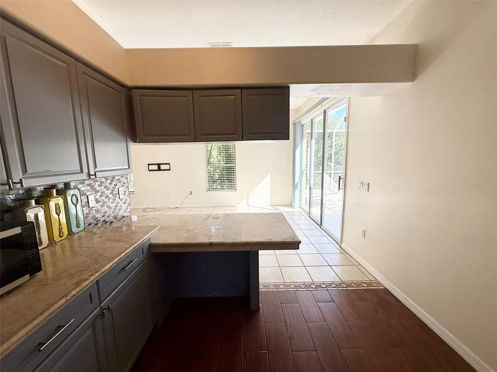 Image 19 of 54 For 7157 42nd Court E