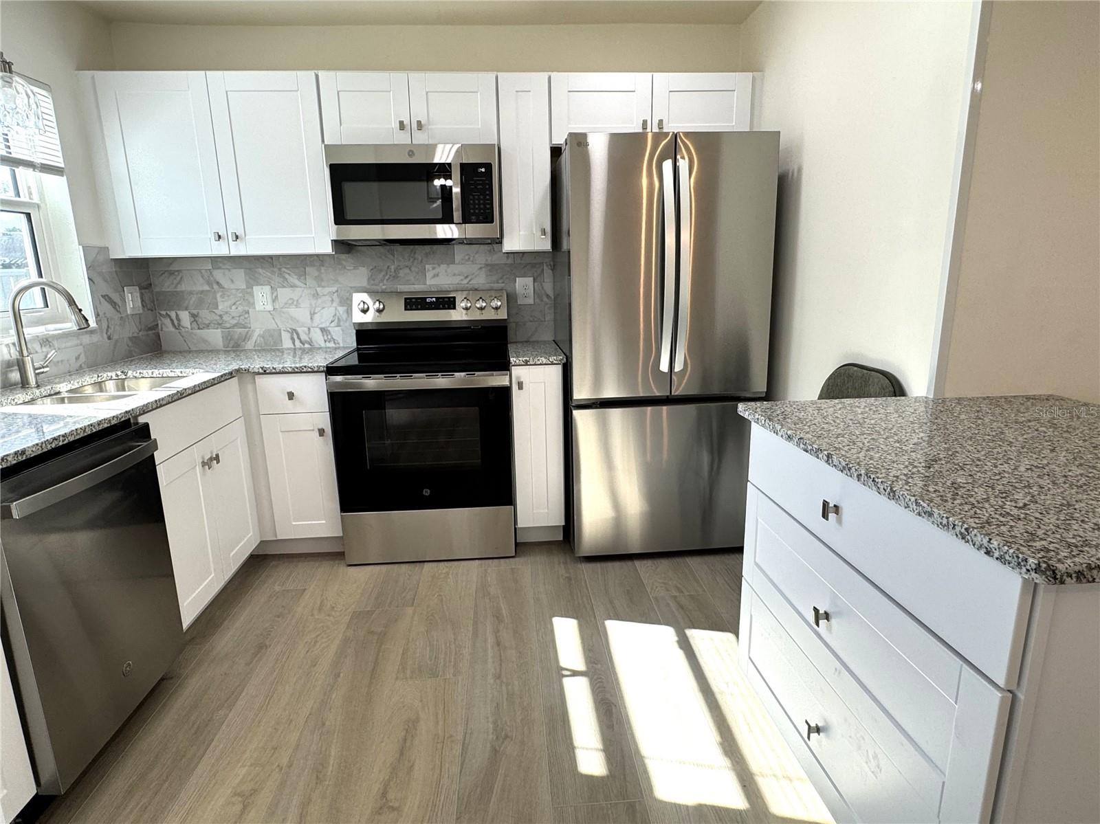 Image 15 of 51 For 3813 42nd Street W 37