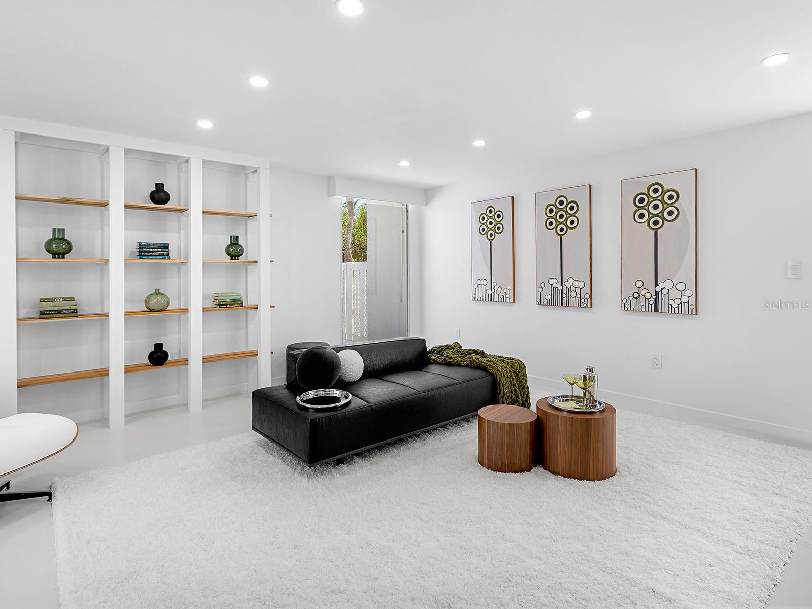 Image 13 of 75 For 7647 Sanderling Road