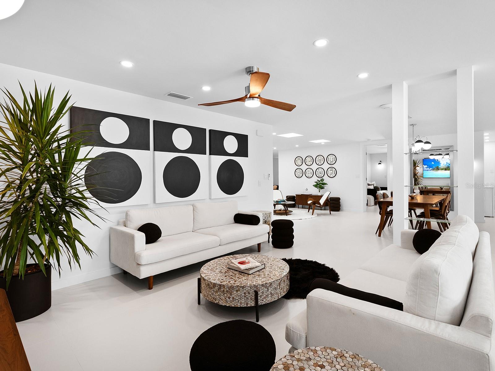 Image 18 of 75 For 7647 Sanderling Road