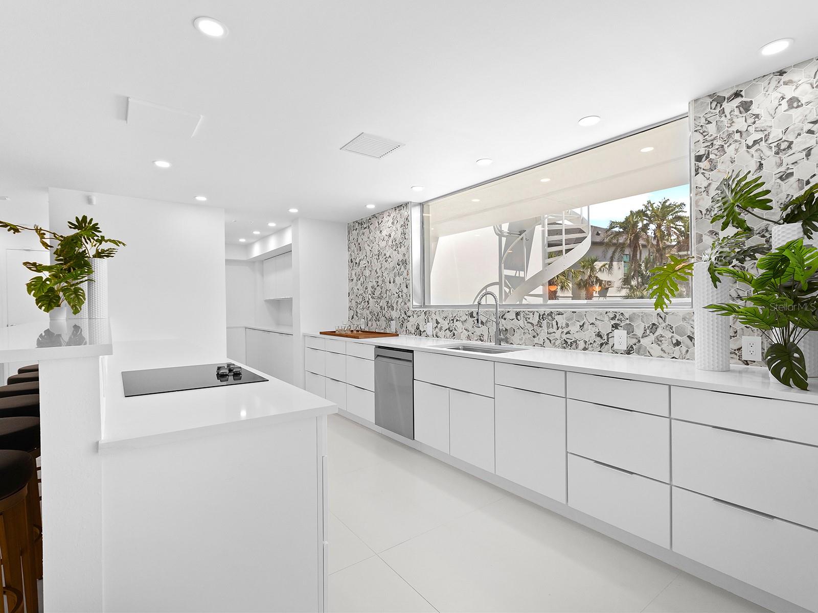 Image 22 of 75 For 7647 Sanderling Road