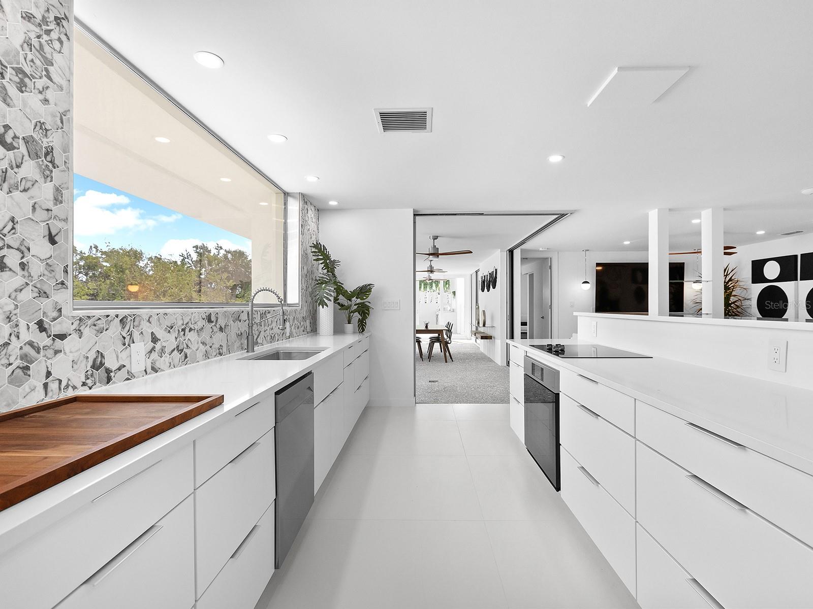 Image 26 of 75 For 7647 Sanderling Road