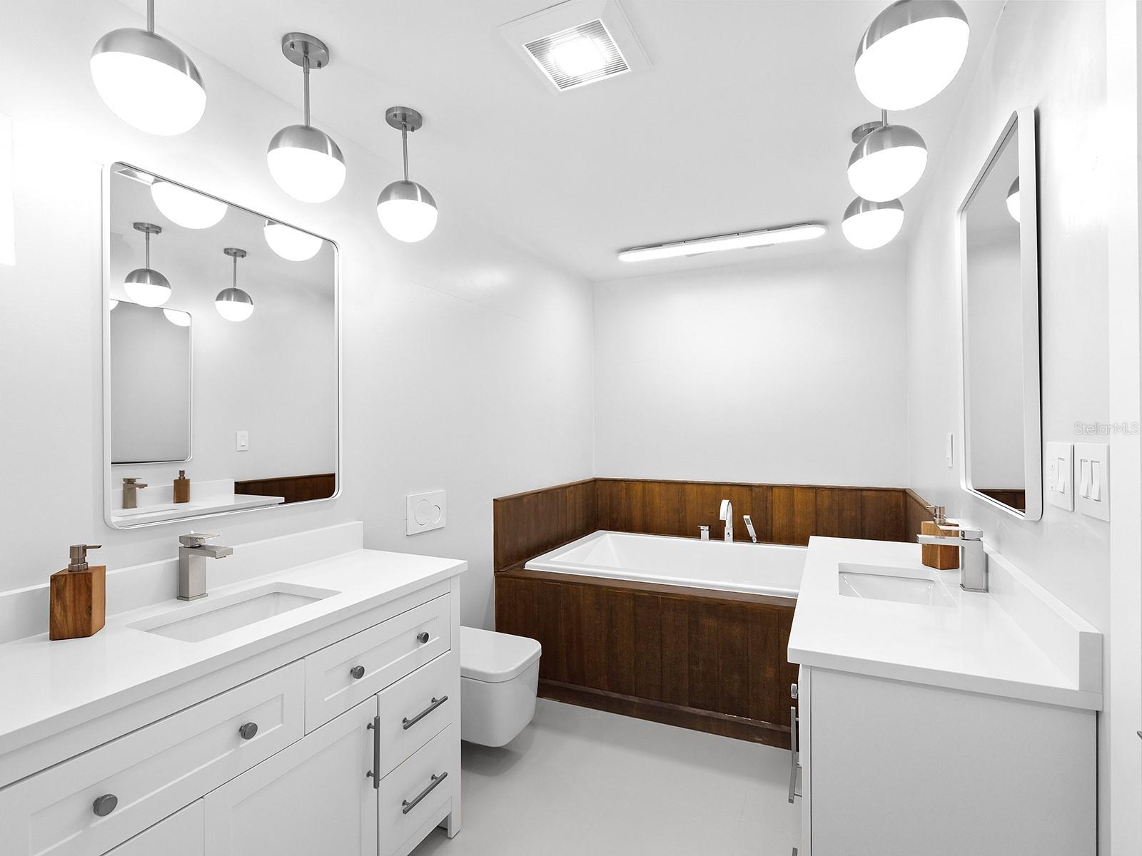 Image 33 of 75 For 7647 Sanderling Road