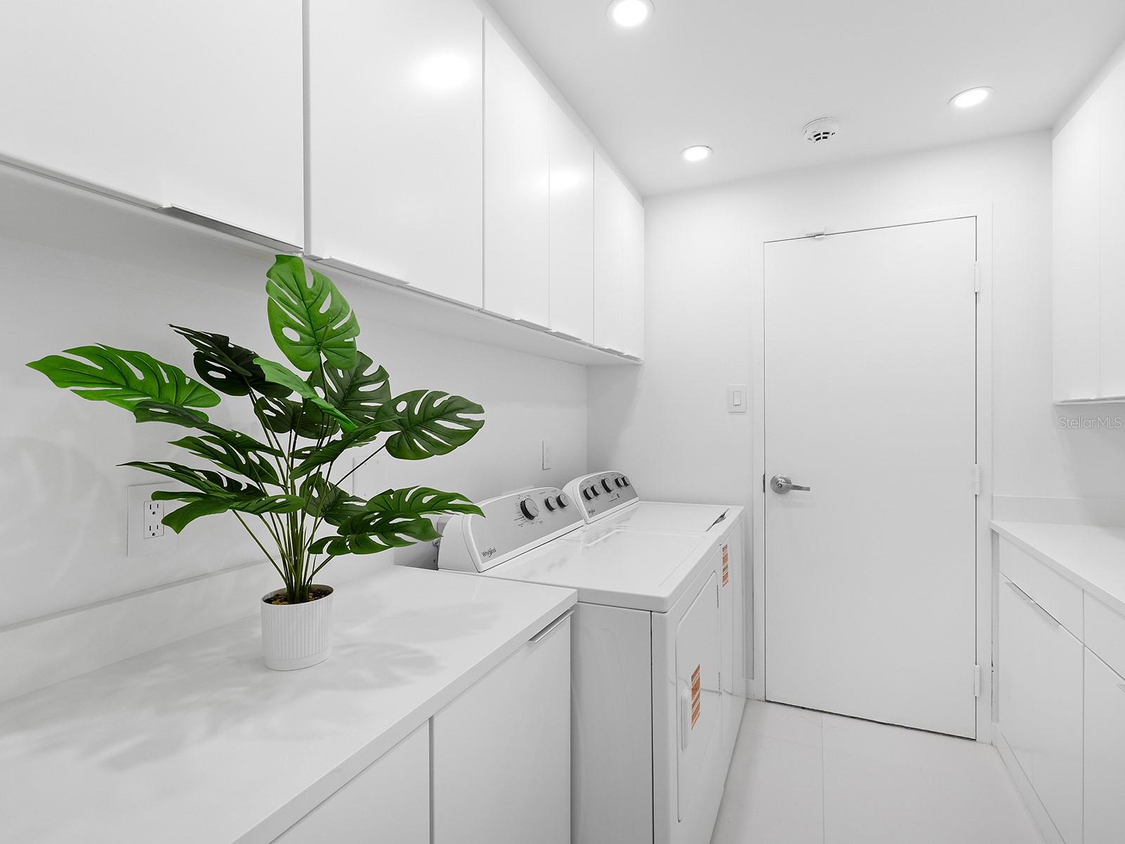 Image 36 of 75 For 7647 Sanderling Road