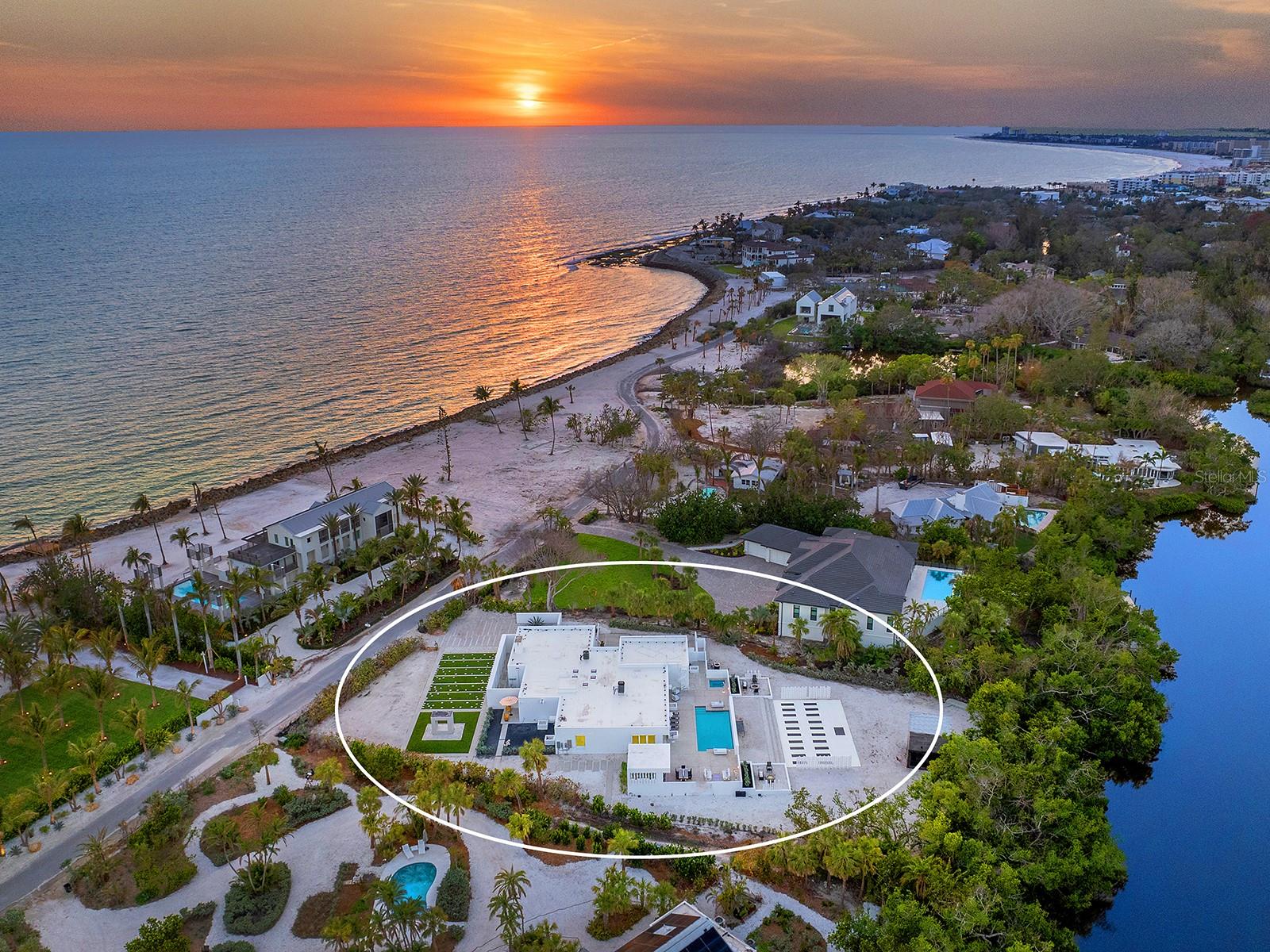 Image 5 of 75 For 7647 Sanderling Road