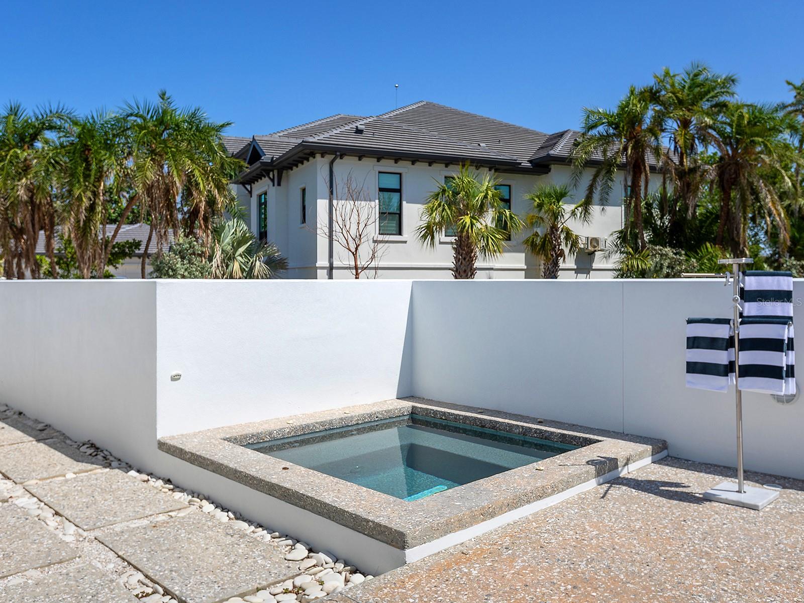 Image 50 of 75 For 7647 Sanderling Road