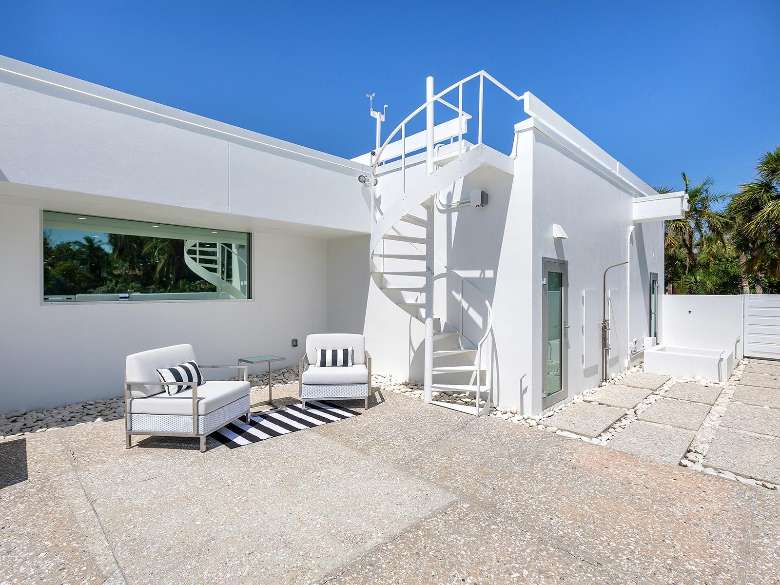 Image 53 of 75 For 7647 Sanderling Road