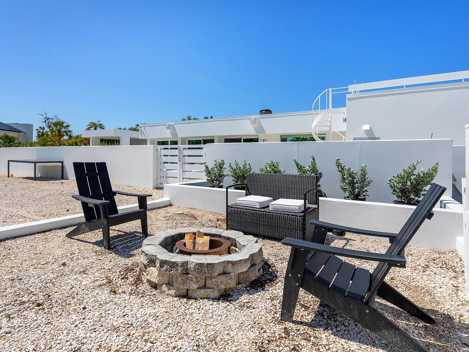 Image 56 of 75 For 7647 Sanderling Road