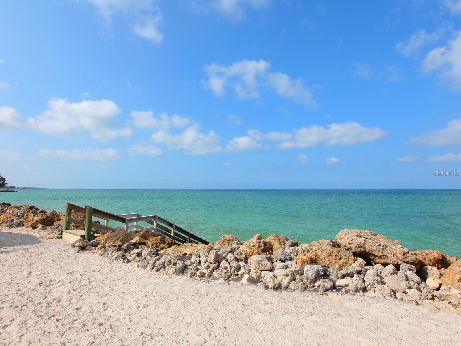 Image 72 of 75 For 7647 Sanderling Road