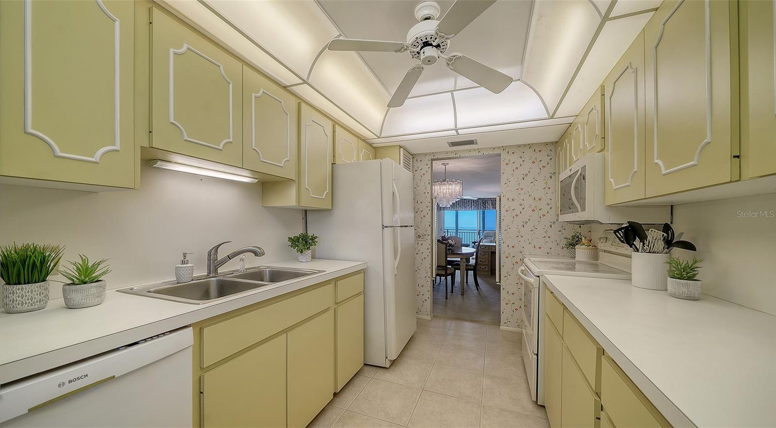 Image 22 of 56 For 19 Whispering Sands Drive 802