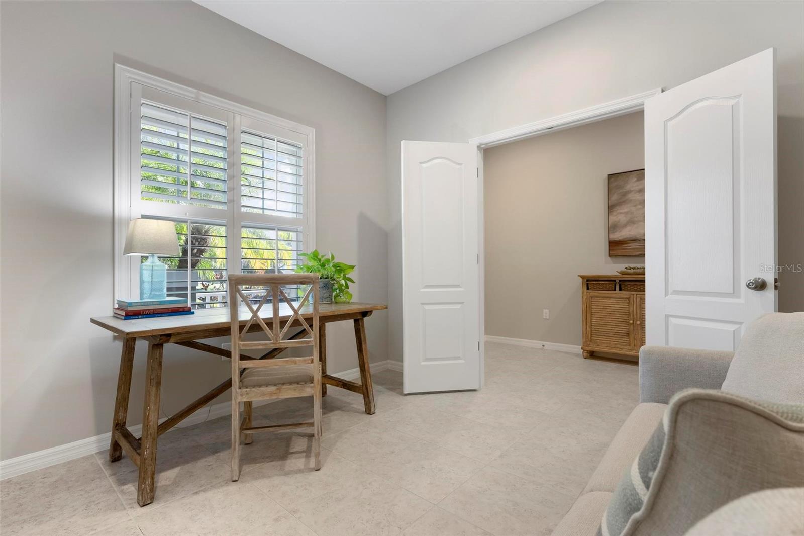 Image 17 of 53 For 6512 Palm Leaf Court