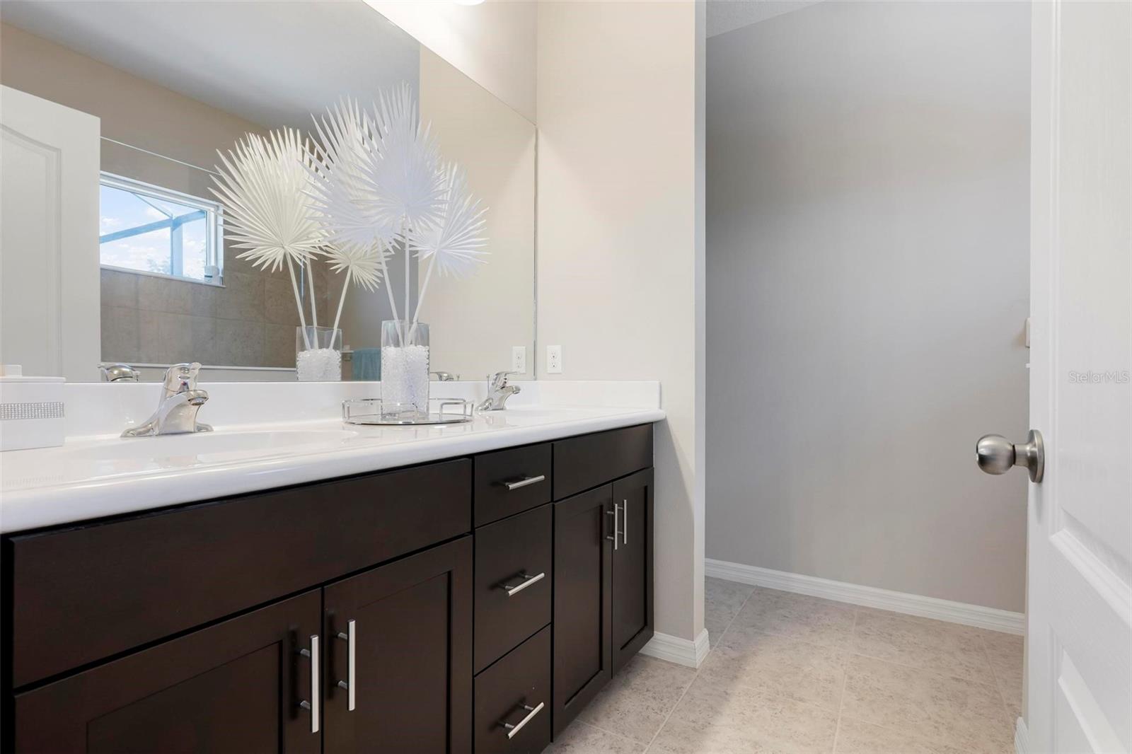 Image 20 of 53 For 6512 Palm Leaf Court