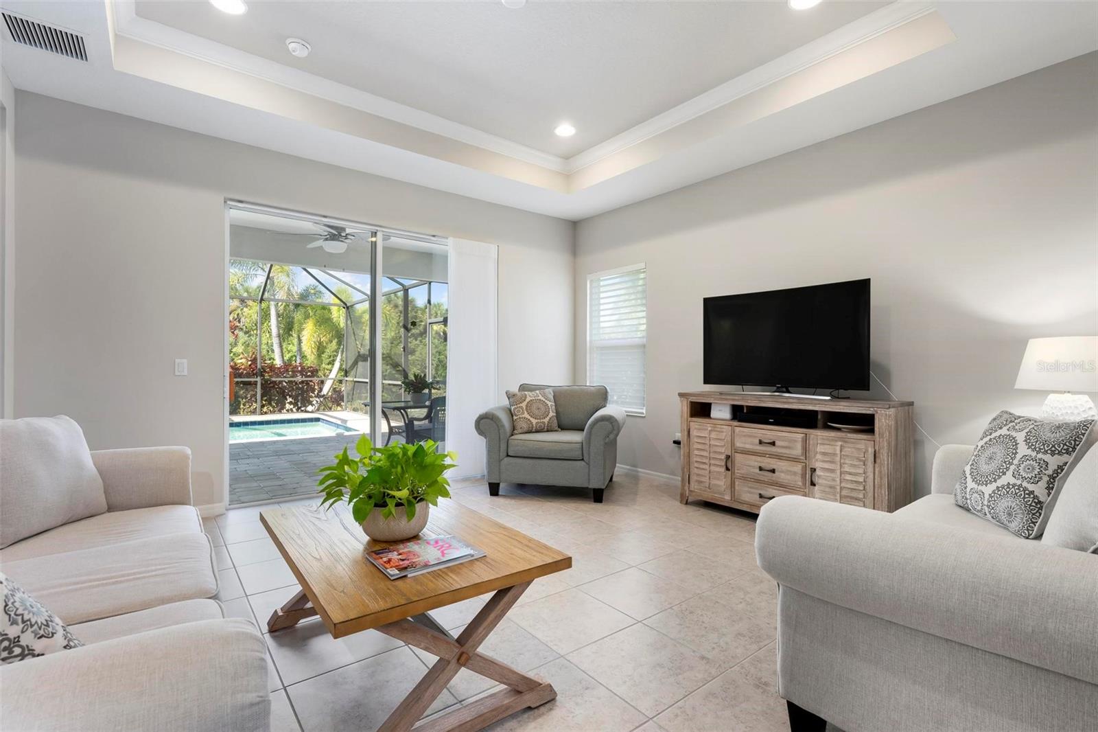 Image 6 of 53 For 6512 Palm Leaf Court