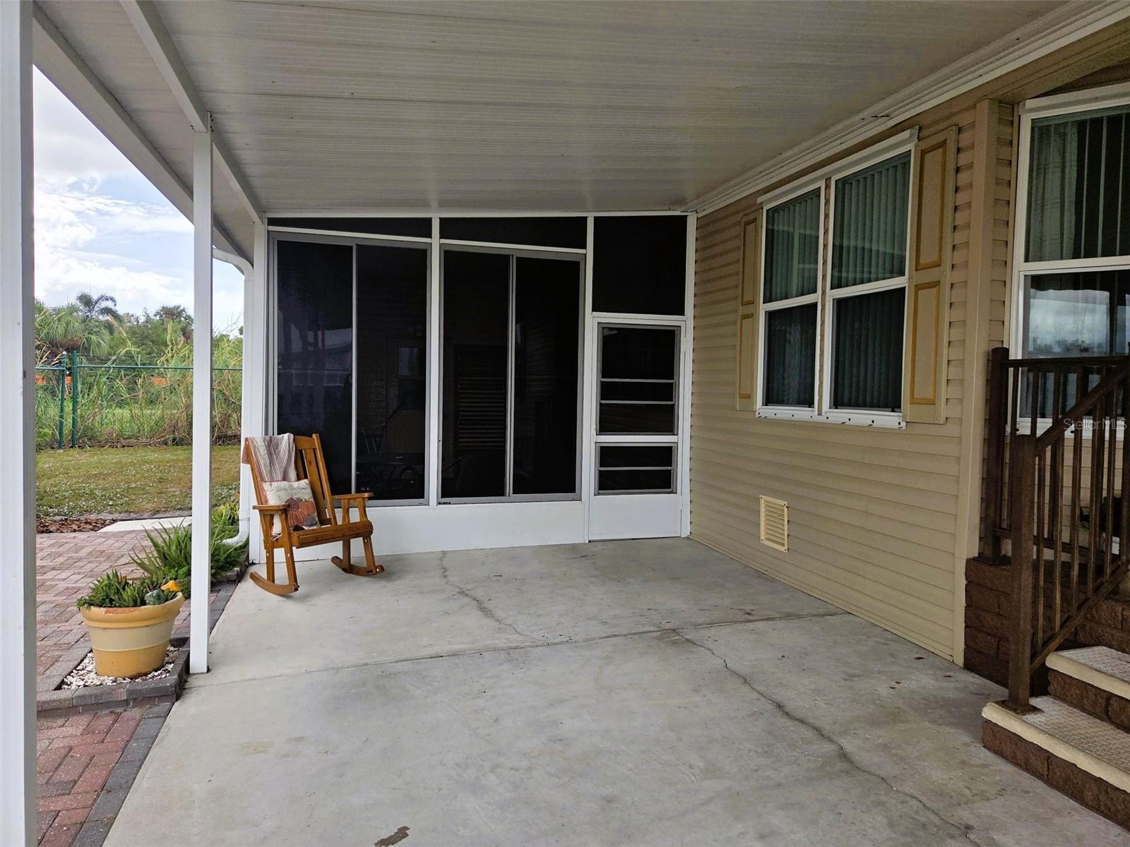 Image 3 of 52 For 3216 Oakwood Boulevard S