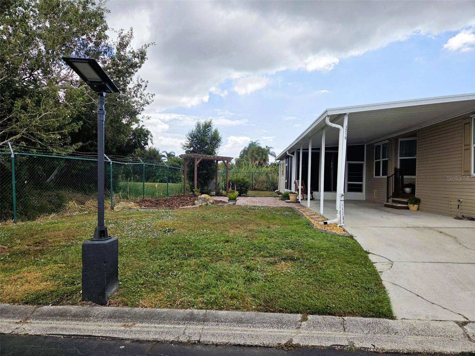 Image 4 of 52 For 3216 Oakwood Boulevard S