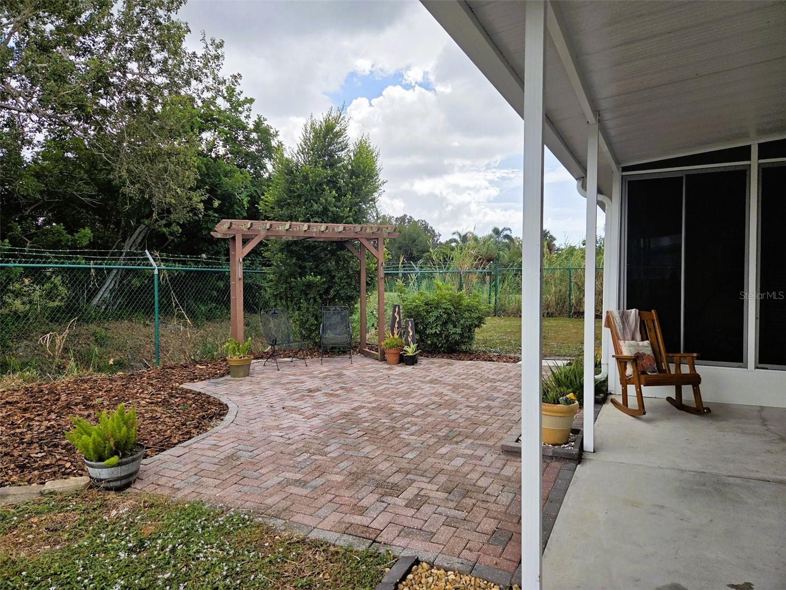 Image 5 of 52 For 3216 Oakwood Boulevard S