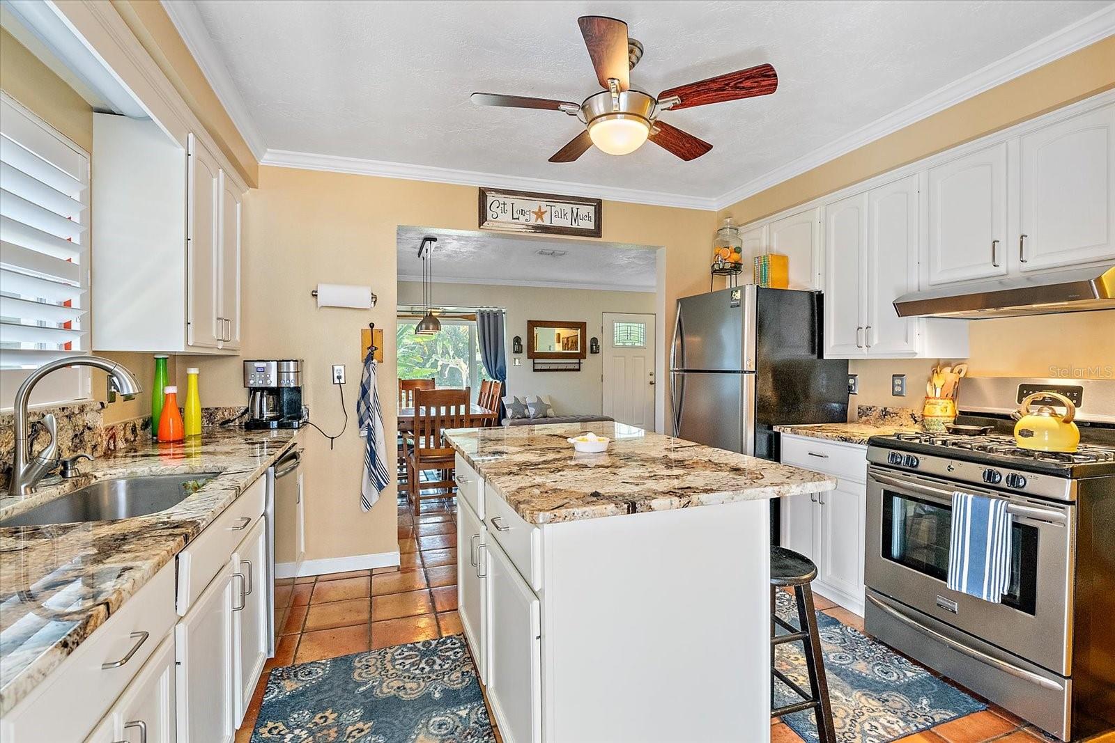 Image 12 of 46 For 2210 8th Avenue W